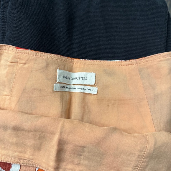 Urban Outfitters Floral Women's Mini Skirt - Picture 4 of 5